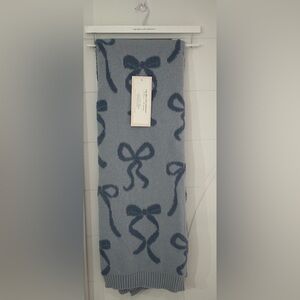 ✨NWT✨ Cupcakes & Cashmere: Decorative Throw- Size 50”x 70”